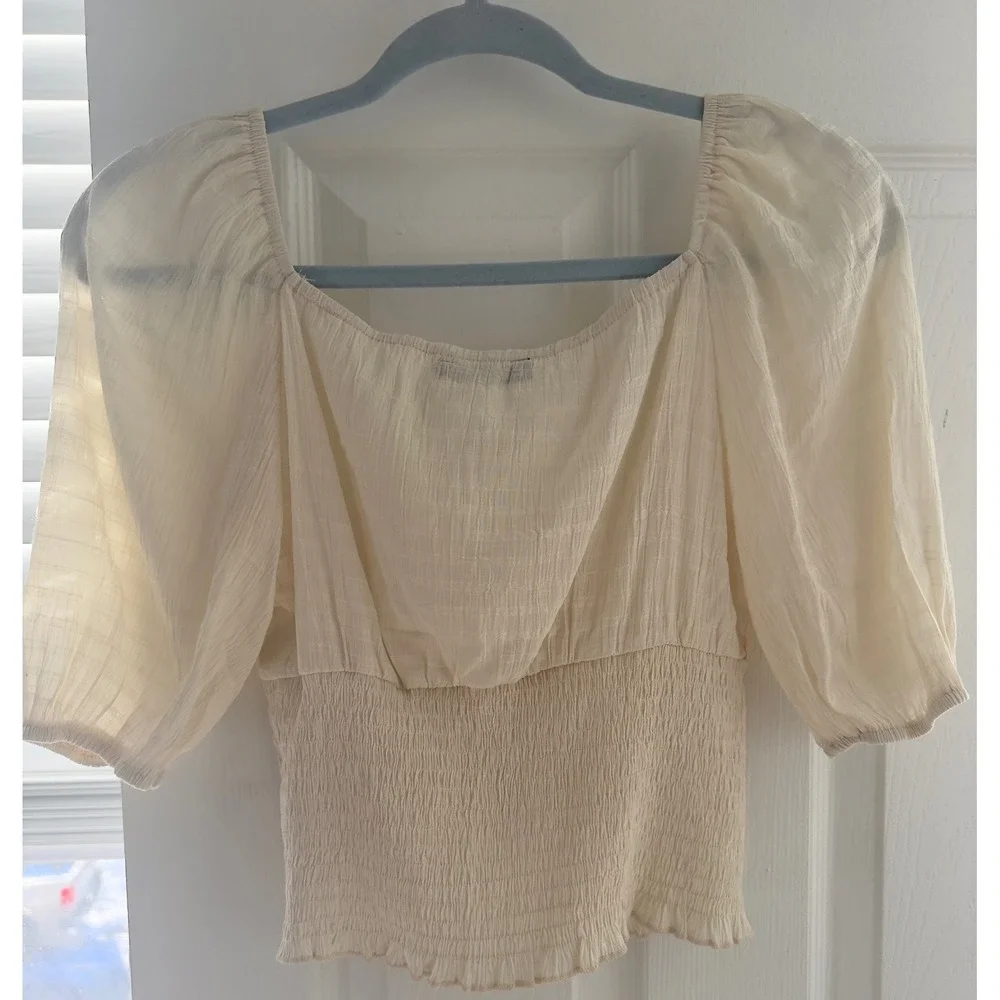 Camisa Cream Tie Front Puff Sleeve Smocked Crop Top Romatic Cream Womens Medium - Picture 6 of 6